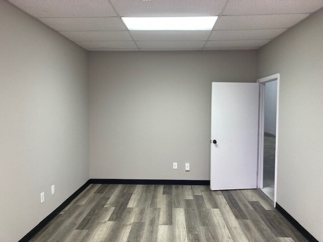 More Photos Of 1700-1708 Kelley Ave, Kissimmee Warehouse For Lease