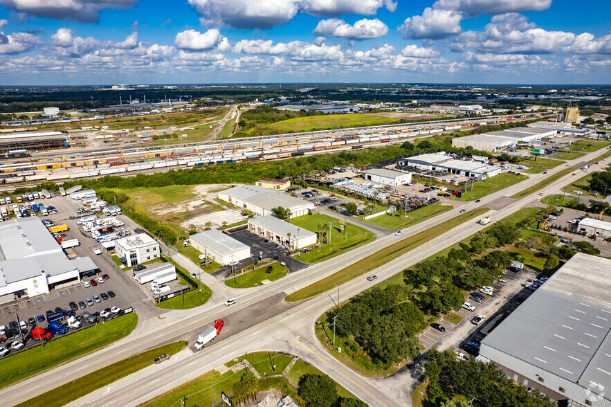 More Photos Of 6102 E Adamo Dr, Tampa Auto Dealership For Lease