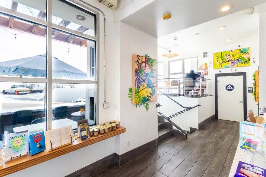 More Photos Of 2201 Highland Ave, Manhattan Beach Restaurant For Sale