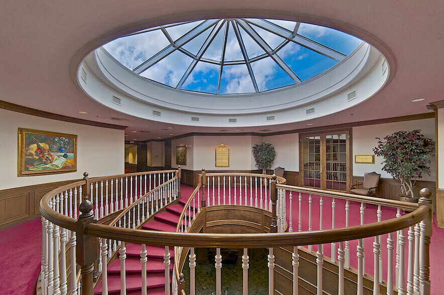 More Photos Of 33 Bloomfield Hills Pky, Bloomfield Hills Office For Lease