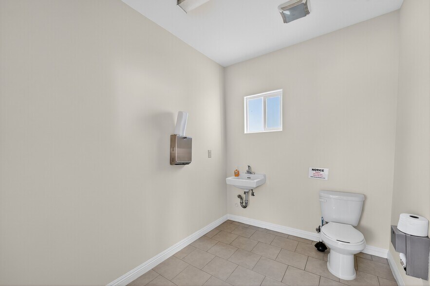 More Photos Of 447 N Prairie Ave, Inglewood Medical For Lease