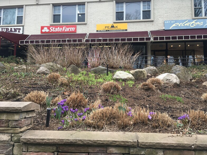 More Photos Of 140 E Main St, Huntington Storefront Retail Office For Lease