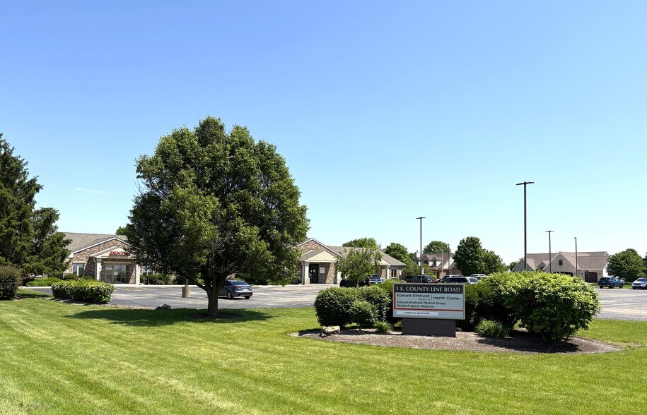More Photos Of 1 E County Line Rd, Sandwich Medical For Lease