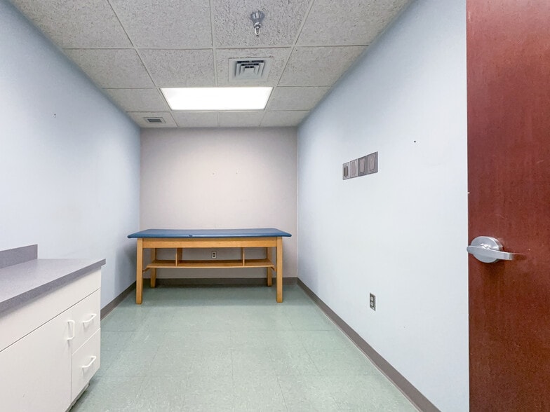 More Photos Of 2400 N Courtenay Pkwy, Merritt Island Medical For Sale