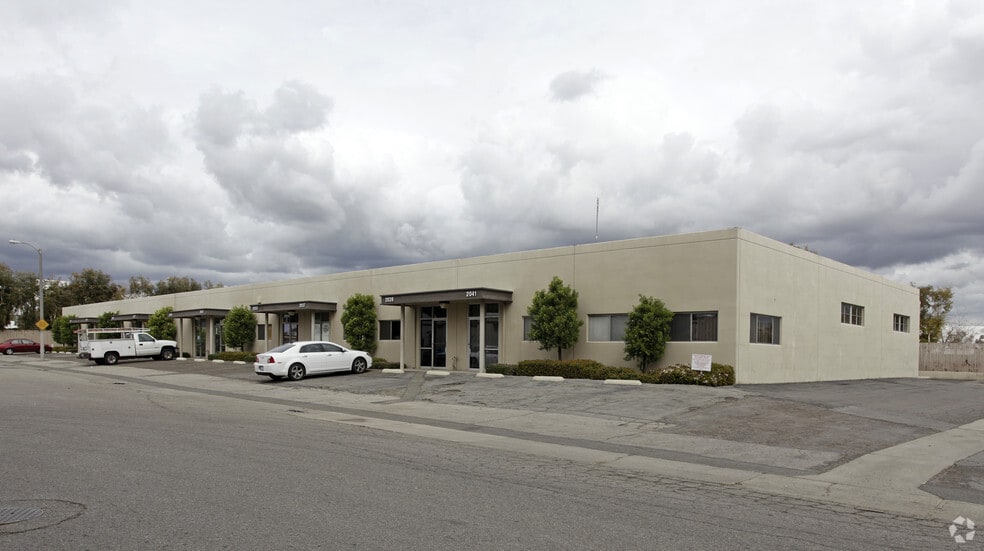 More Photos Of 2021-2041 S Lyon St, Santa Ana Light Manufacturing For Lease
