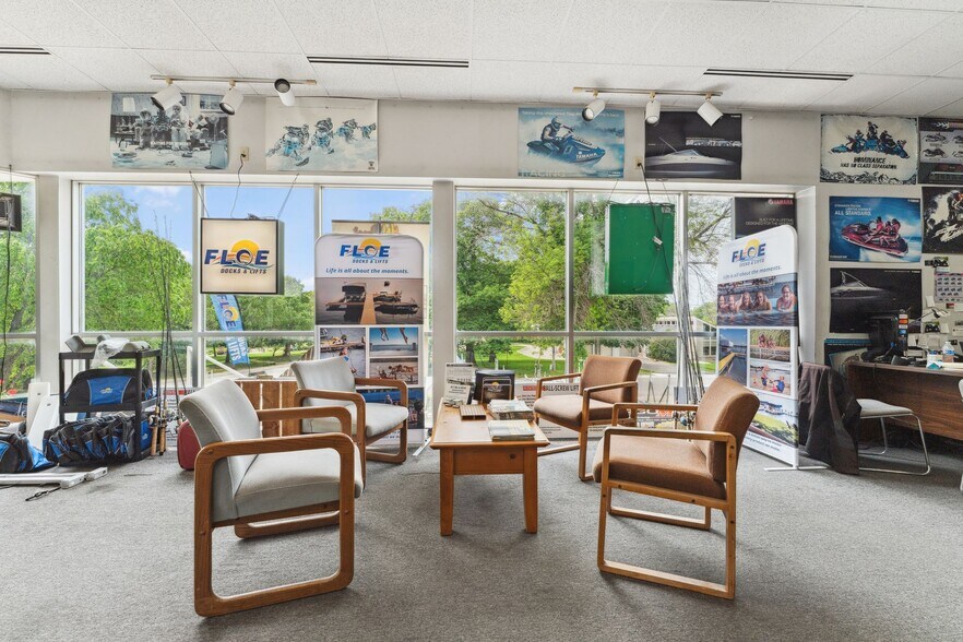 More Photos Of 4388 Shoreline Dr, Spring Park Storefront Retail Office For Sale