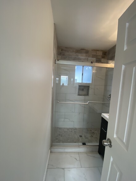 More Photos Of 748 Washington Blvd, Marina del Rey Office Residential For Lease