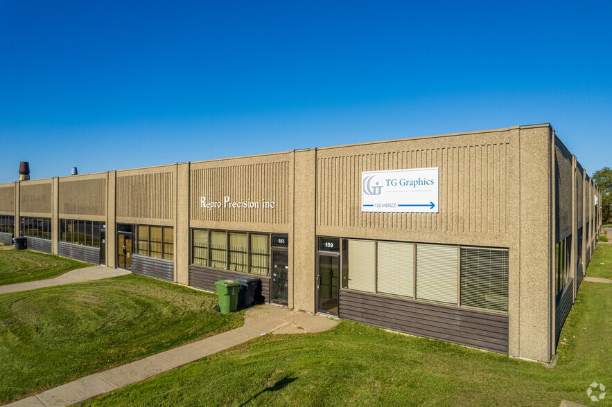 More Photos Of 151-191 Rue Mérizzi, Saint-Laurent Distribution For Lease