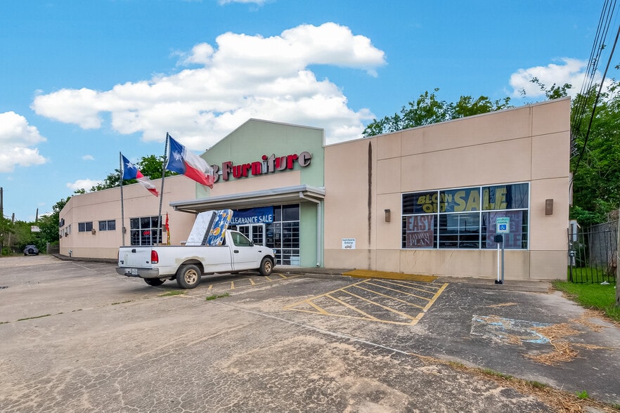 Primary Photo Of 9223 Bissonnet St, Houston General Retail For Sale