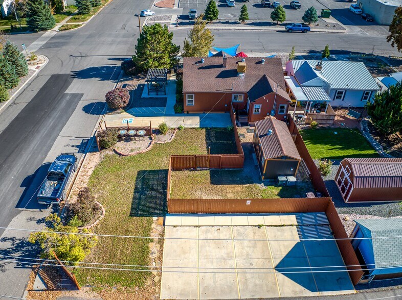 More Photos Of 1047 N 1st St, Montrose Office For Sale