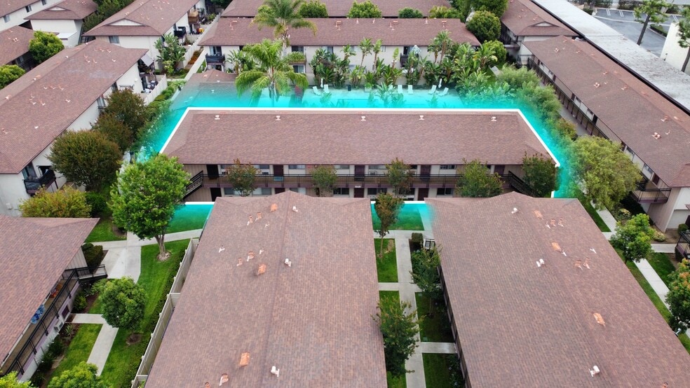 More Photos Of 549 N Tustin Ave, Santa Ana Apartments For Sale