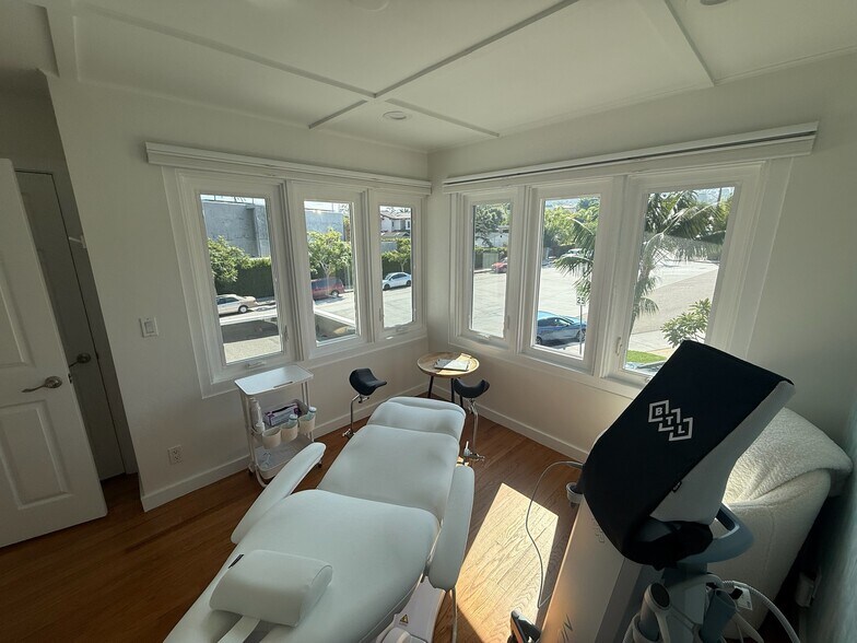 More Photos Of 7880 Exchange Pl, La Jolla Freestanding For Lease