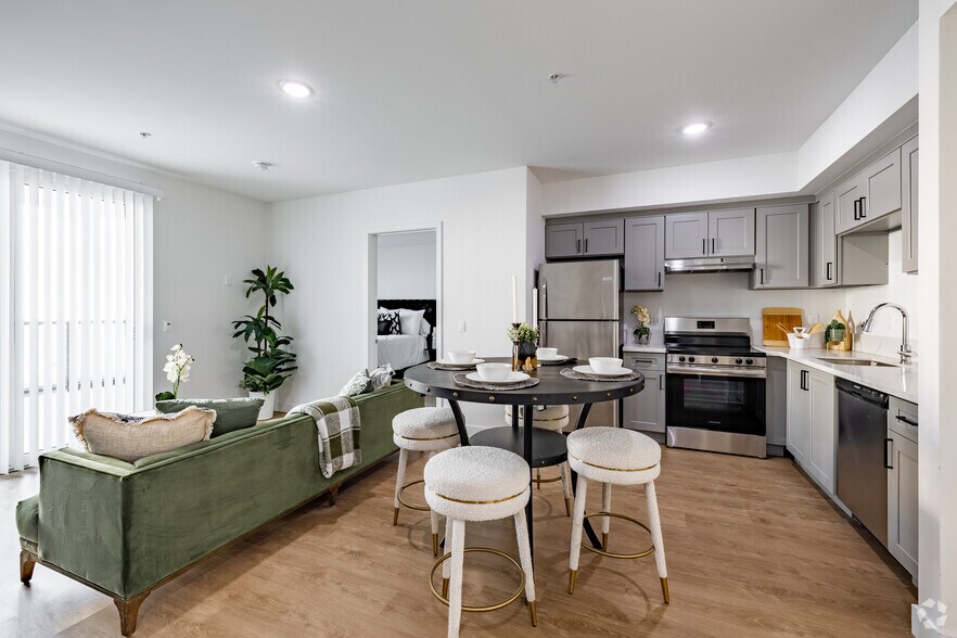 More Photos Of 6569-6581 N Van Nuys Blvd, Van Nuys Apartments For Lease