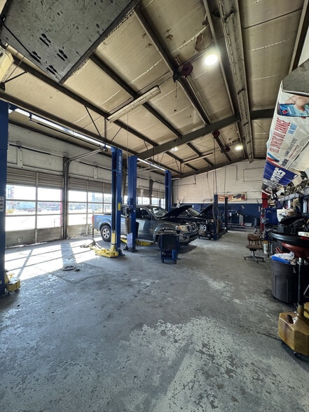 More Photos Of 4601 S Pennsylvania Ave, Oklahoma City Auto Repair For Sale