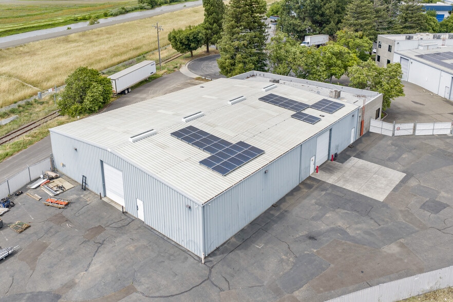 More Photos Of 4081 Seaport Blvd, West Sacramento Warehouse For Lease