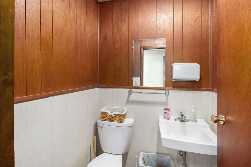 More Photos Of 5204 Davison Rd, Burton Medical For Sale