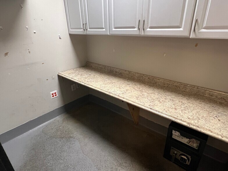 More Photos Of 327 Star Rd, Allentown General Retail For Sale