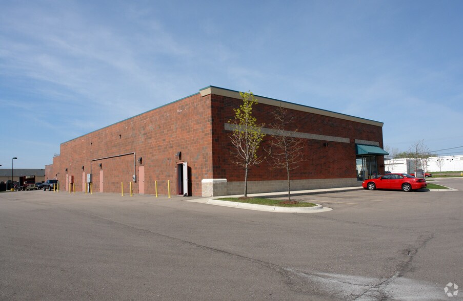 More Photos Of 52250-52396 Gratiot Ave, Chesterfield Storefront For Lease