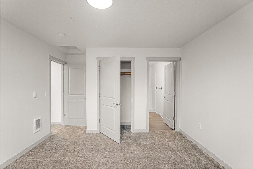 More Photos Of 110 S 7th St, Carlton Apartments For Sale