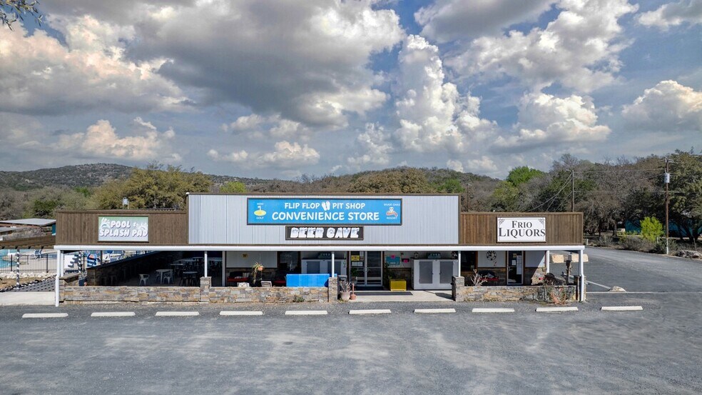 More Photos Of 49 Encino Dr, Concan Convenience Store For Sale