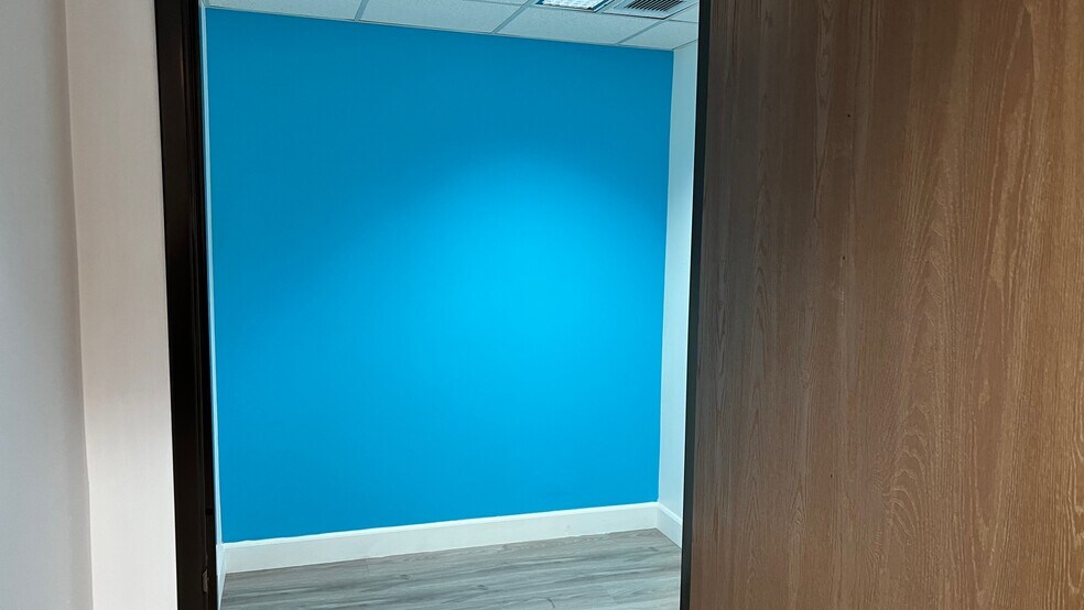 More Photos Of 44215 15th St W, Lancaster Medical For Lease