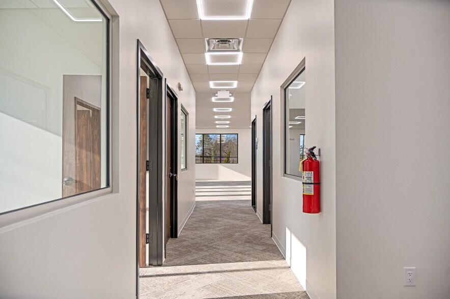 More Photos Of 2100 W County Line Rd, Jackson Office For Lease