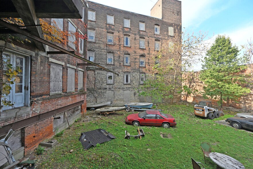 More Photos Of 2025 Dunlap St, Cincinnati Light Manufacturing For Sale