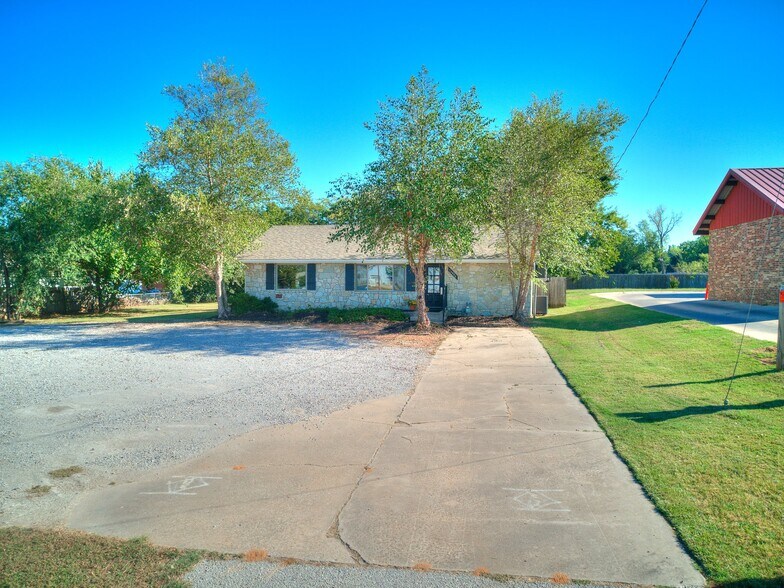 More Photos Of 16446 NE 23rd St, Choctaw Office Residential For Sale