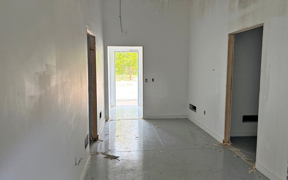 More Photos Of 6745 Oak Rd, Vassar Distribution For Sale
