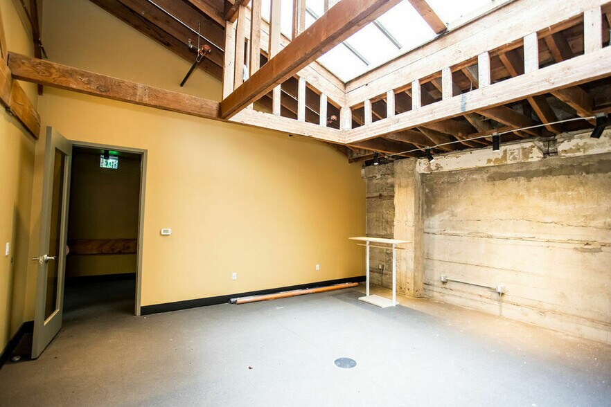 More Photos Of 1716 Broadway, Oakland Storefront For Sale