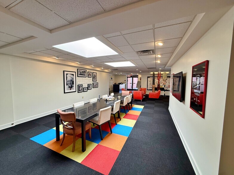 More Photos Of 104 Mull St, Morganton Office For Sale