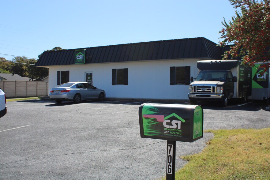 More Photos Of 706 Springdale Rd, Bedford Office For Sale