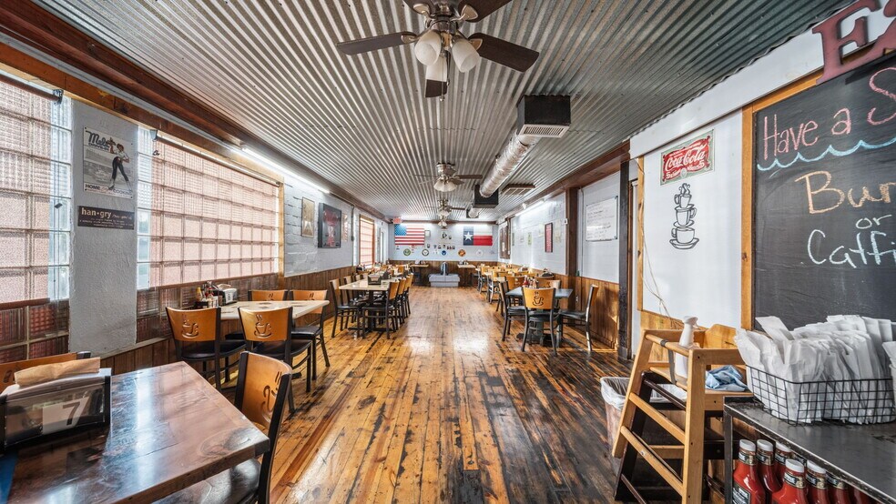 More Photos Of 230 W 2nd St, Freeport Restaurant For Sale