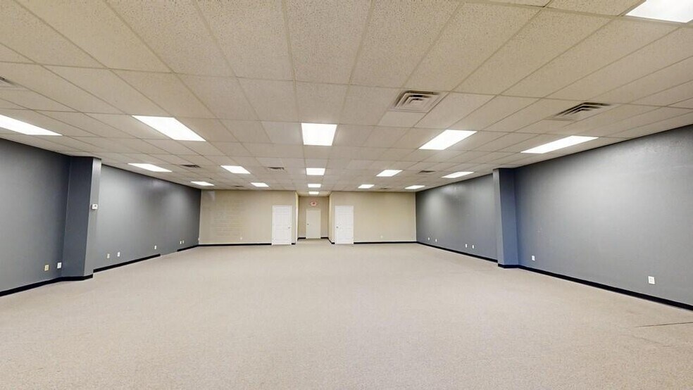 More Photos Of 1653-1655 W 4th St, Mansfield General Retail For Sale