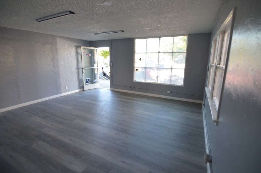 More Photos Of 5120 Huntington Dr S, Los Angeles General Retail For Lease