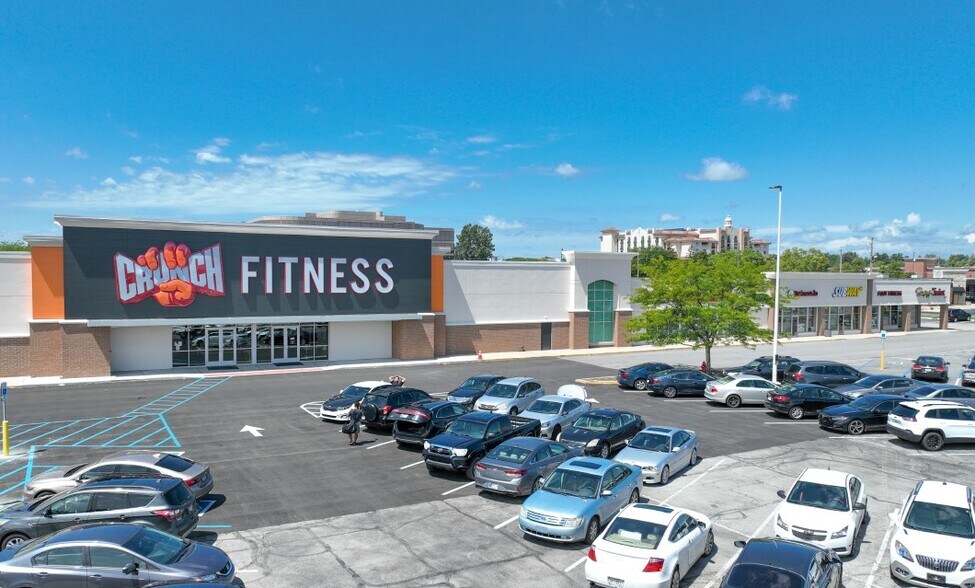 More Photos Of 8752 Michigan Rd, Indianapolis Department Store For Lease