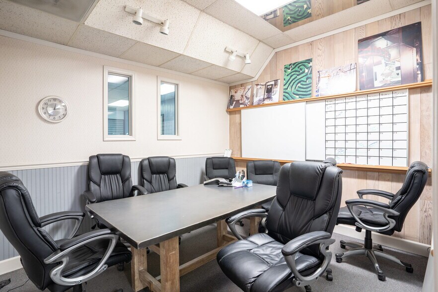 More Photos Of 2304 N Killingsworth St, Portland Warehouse For Sale