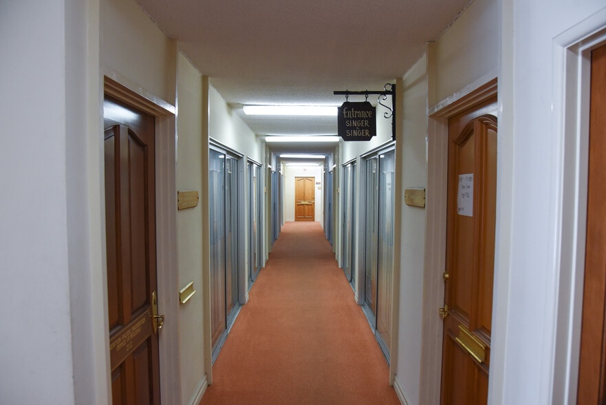 More Photos Of 3100-3160 Pacific Coast Hwy, Torrance Unknown For Lease