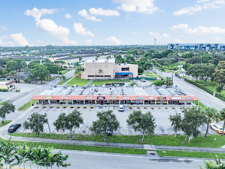 More Photos Of 4200-4248 NW 12th St, Lauderhill Storefront Retail Office For Lease