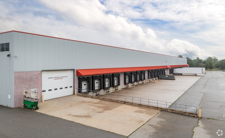 More Photos Of 1 Bon Terrain Dr, Amherst Warehouse For Lease