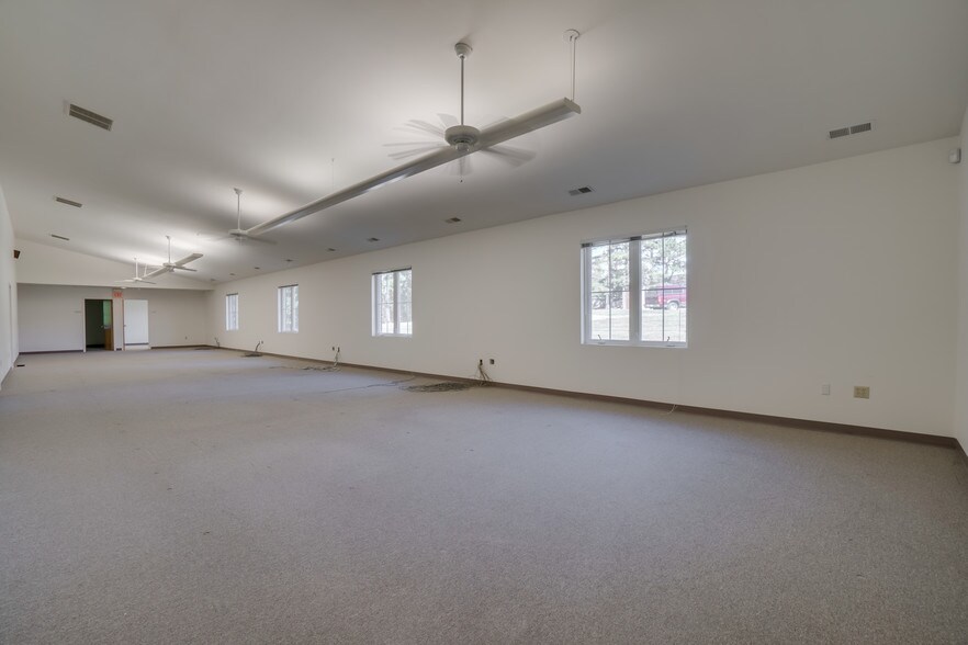 More Photos Of 2442 New Dorset Cir, Powhatan Office For Lease