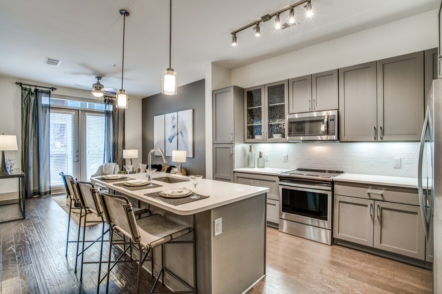 More Photos Of 4646 Amesbury Dr, Dallas Apartments For Lease