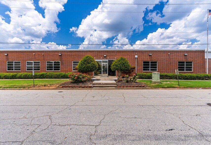 More Photos Of 2370 Sullivan Rd, College Park Manufacturing For Sale
