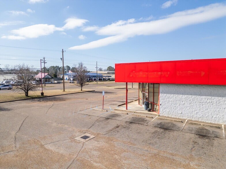 More Photos Of 245 Alabama St, Columbus Freestanding For Sale