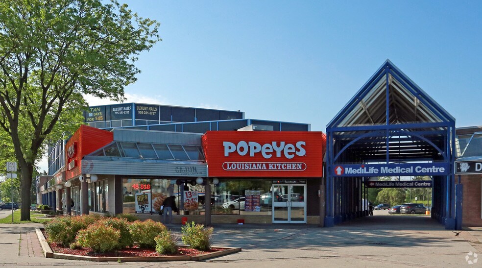 More Photos Of 1370 Dundas St E, Mississauga Medical For Lease