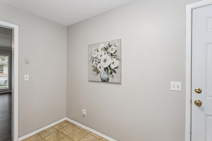 More Photos Of 534-544 N Richmond St, Wichita Apartments For Sale