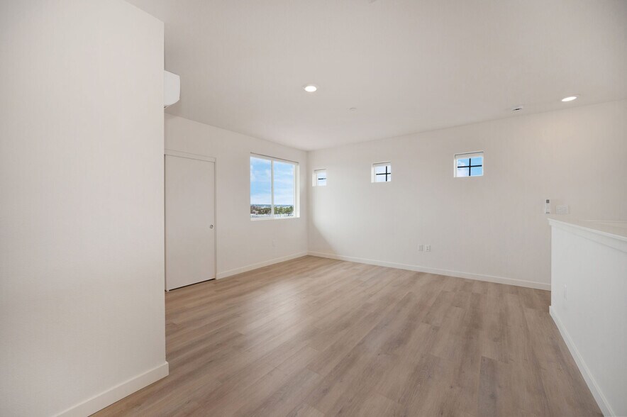 More Photos Of 200 E 31st St, National City Apartments For Sale