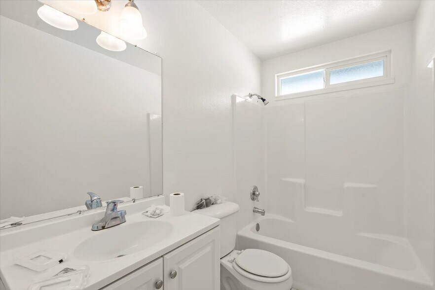 More Photos Of 590 Stoney Ct, Gilroy Apartments For Sale