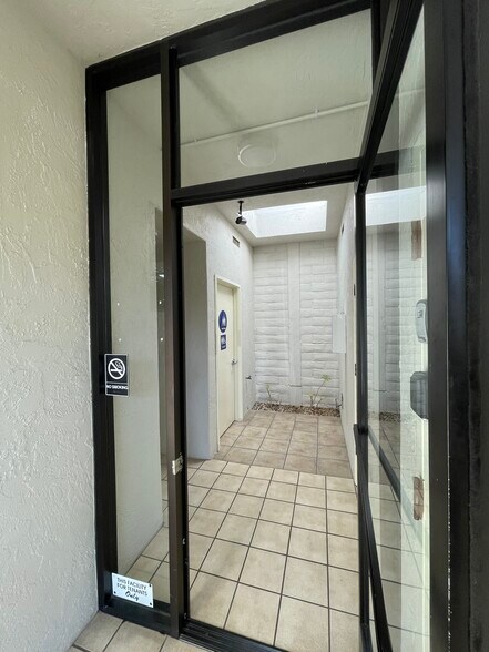 More Photos Of 117-121 Paul Dr, San Rafael Medical For Lease