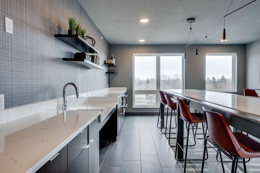 More Photos Of 246-258 Snelling Ave, Saint Paul Apartments For Lease